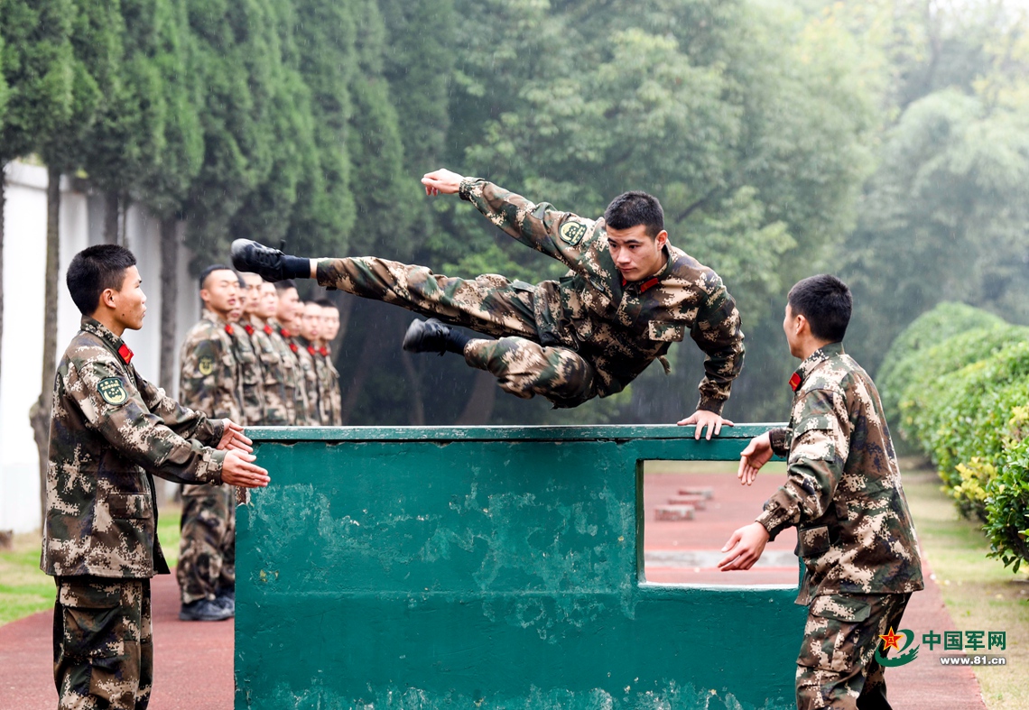 技能大比武 实战显身手——光明街道人武部组织基干民兵共同基础课目比武竞赛__财经头条