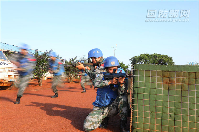 中国第9批赴南苏丹(瓦乌)维和工兵分队组织防卫演练