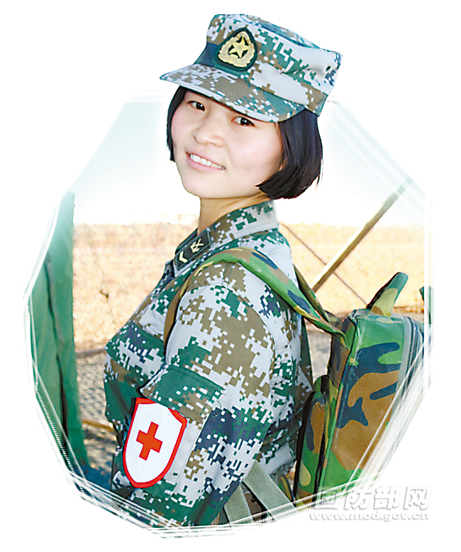 敢挑剔教练员的卫生兵代文文:挑起自己来更