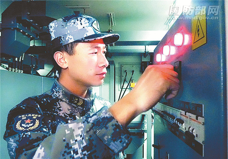 三级军士长罗万军:巧织雷达天网的快手