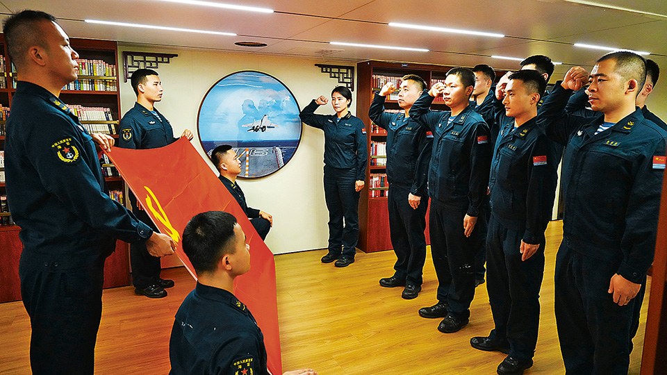 军报记者寻根行丨寻访座座军营，感悟党员干部践行入党誓词的恒久信念