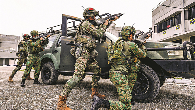 中新“合作-2025”陆军联合训练进行实兵综合演练