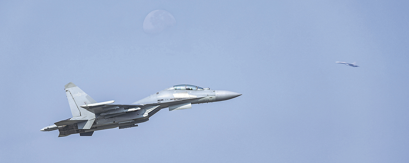 空军航空兵某旅开展飞行训练