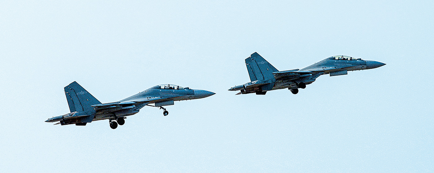 空军航空兵某旅开展飞行训练