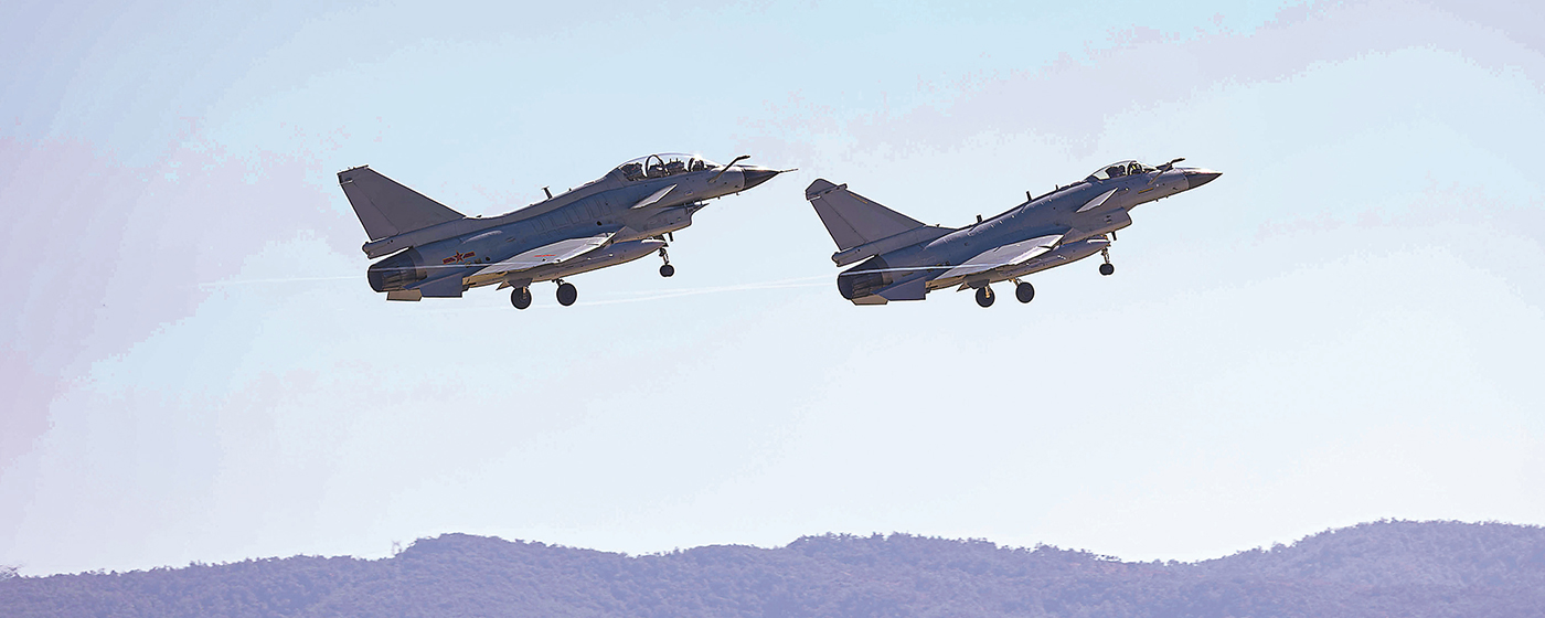 空军航空兵某旅开展飞行训练