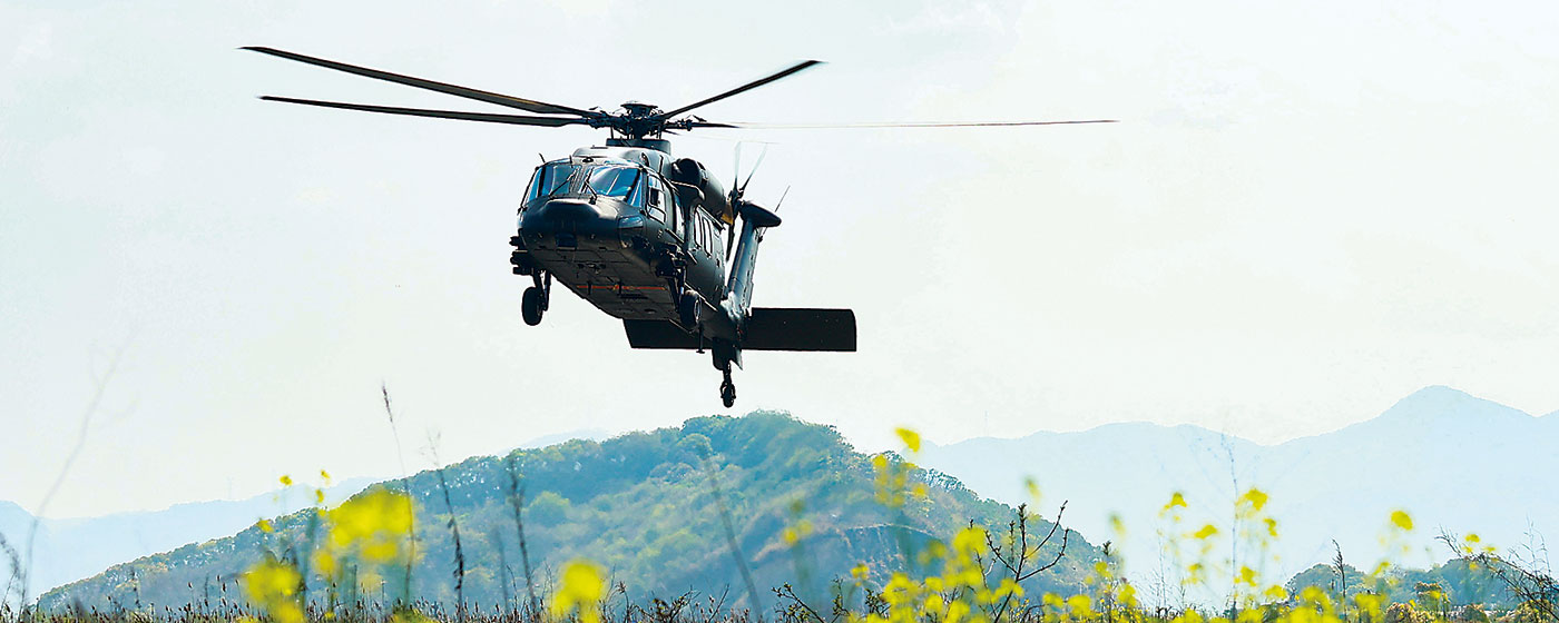 陆军某旅开展飞行训练