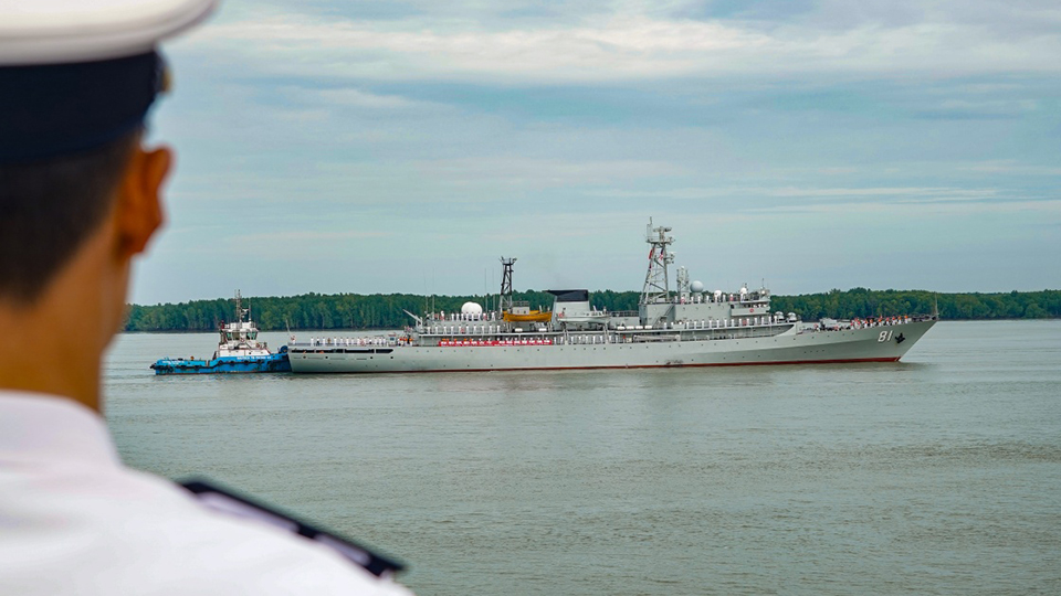 中国海军989编队抵达马来西亚进行友好访问