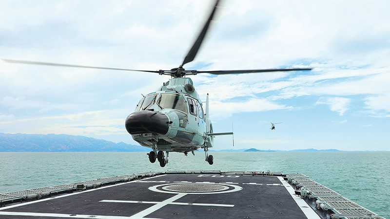 海军某支队组织海上训练