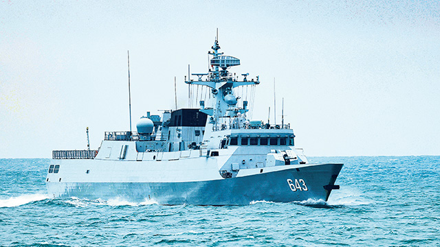 海军某支队组织海上训练