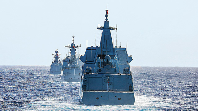 海军某支队开展海上训练