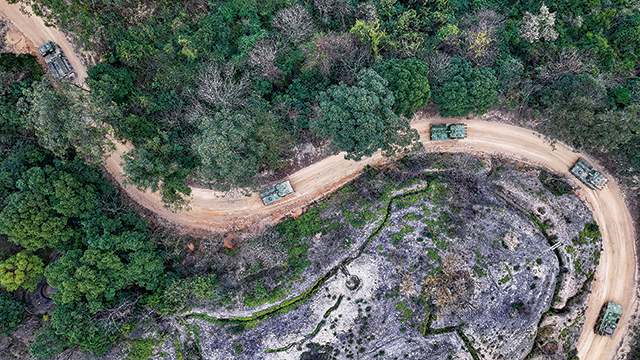 第73集团军某旅开展驾驶训练