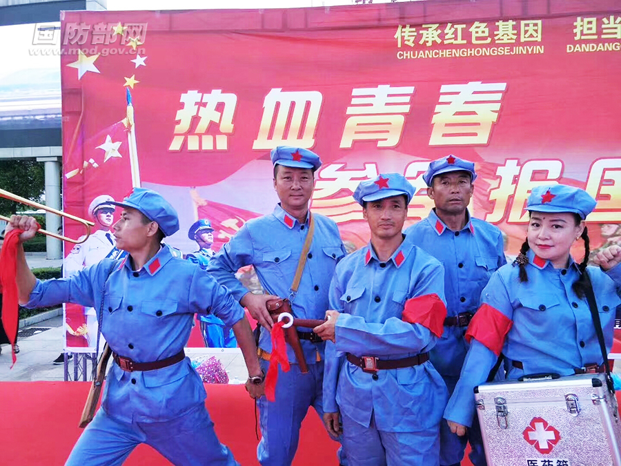 吉林省靖宇县征兵文艺晚会打动应征青年的心