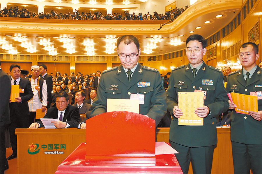 聚焦|两会上的解放军和武警部队代表委员