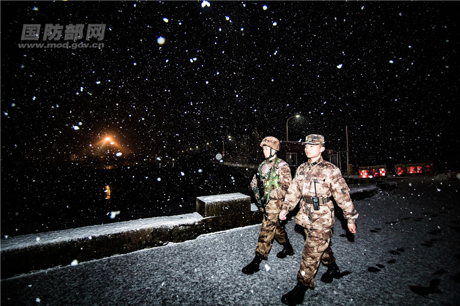 一场巡逻遇春雪，“白”了头！