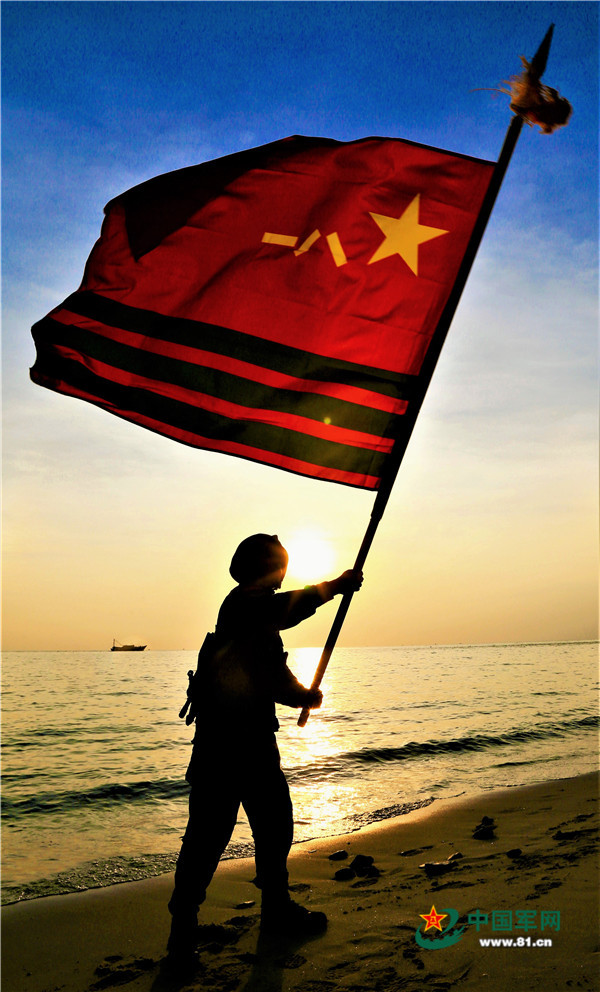 亮眼!这群武警特战队员训练的画面帅气又唯美