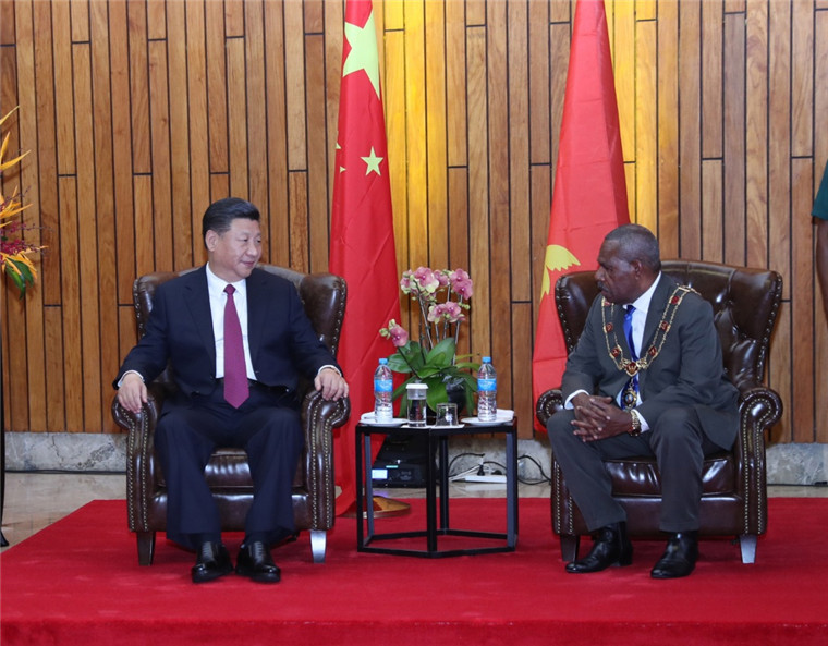 习近平会见巴布亚新几内亚总督达达埃