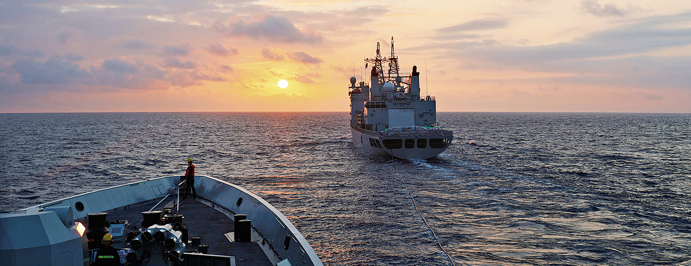 海军某支队开展海上补给训练